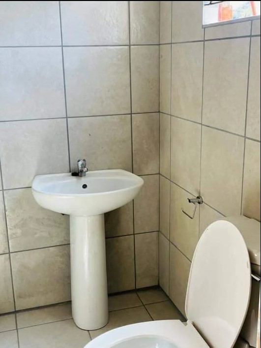 Bachelor Unit - Tekwane North